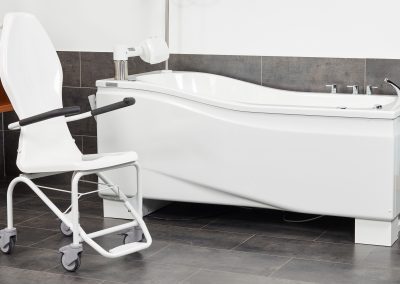 Seat-on-trolley-400x284