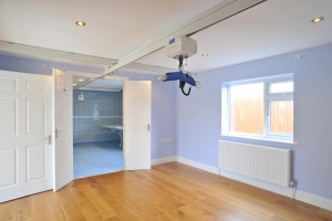Case-Management-Ceiling-Hoist-into-Bathroom-300x200